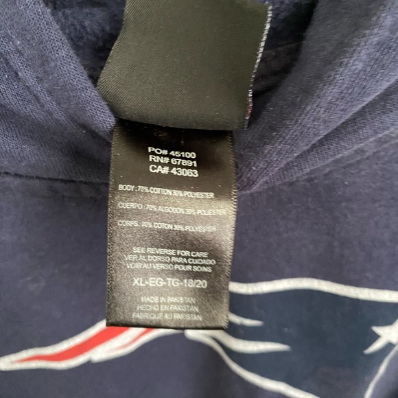 Youth Patriots Hooded Sweatshirt. Size XL. 18/20 - Picture 6 of 8